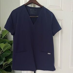 Figs Casma Navy Three Pocket Scrub Top